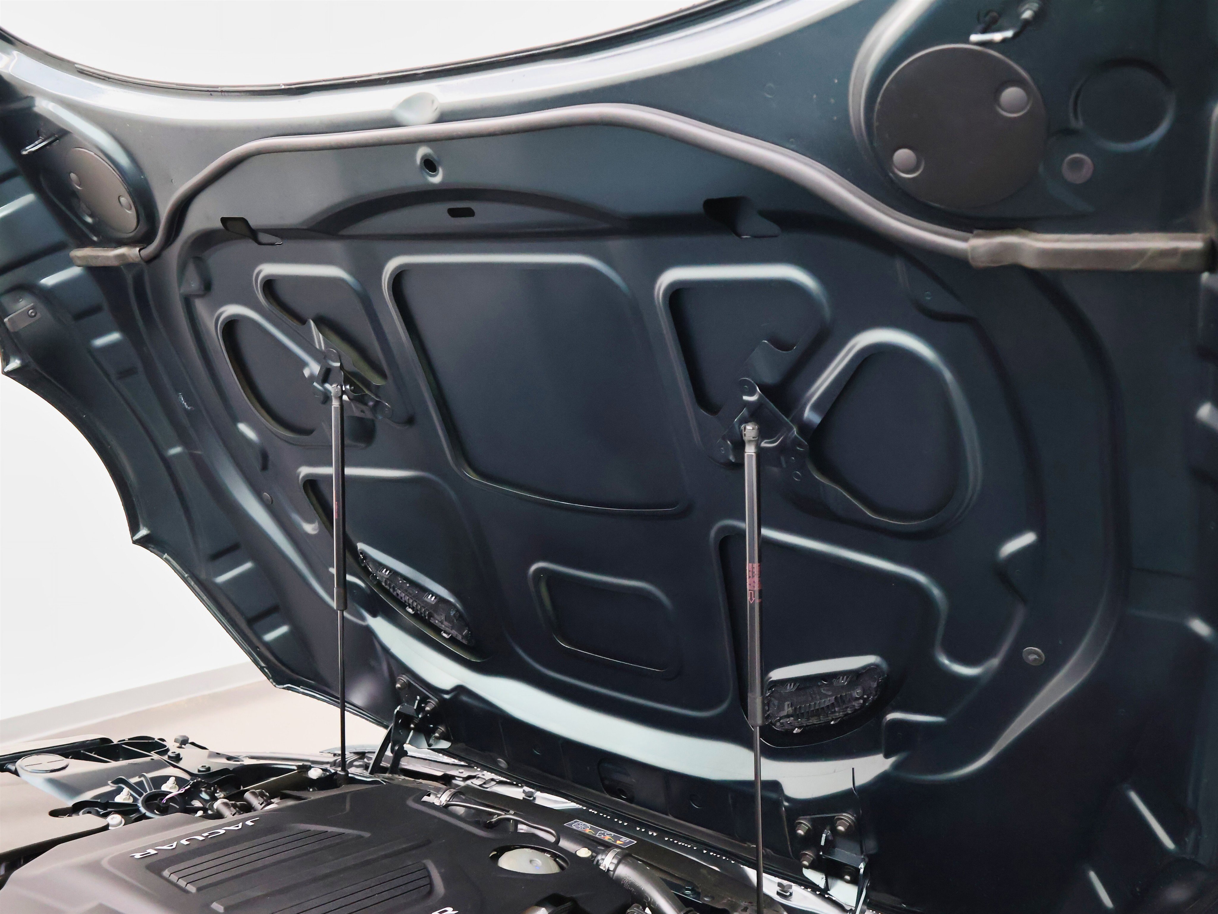 Used 2023 Jaguar F-TYPE R image 42