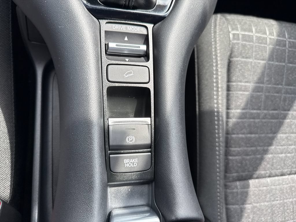 Certified 2025 Honda HR-V LX image 27
