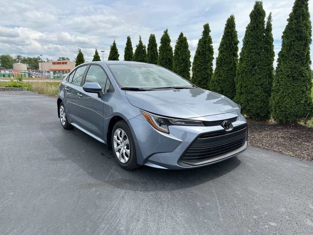 Certified 2025 Toyota Corolla LE FWD image 2