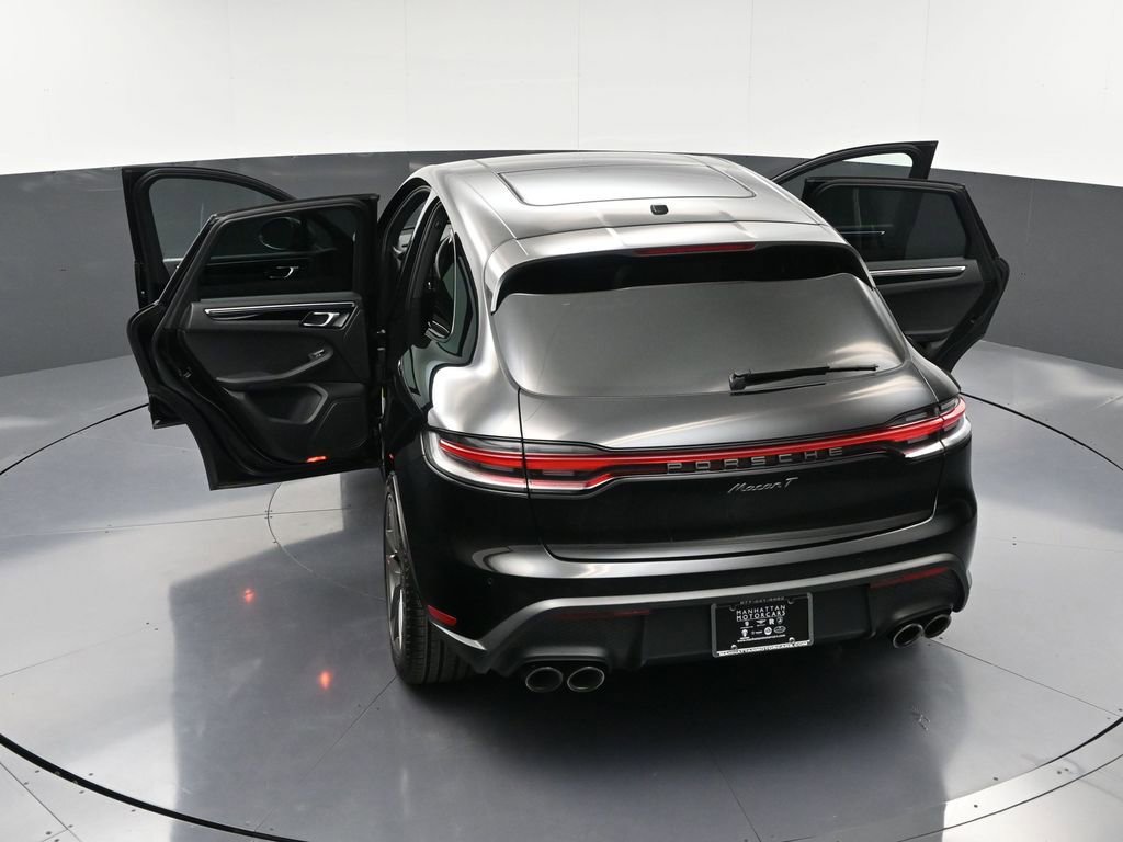 Certified 2024 Porsche Macan Turbo image 34
