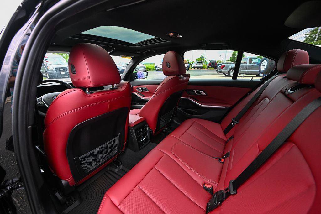 Used 2023 BMW 330i xDrive Sedan w/ Premium Package AWD/4WD image 20