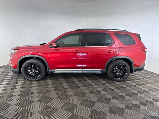 Certified 2025 Honda Pilot Touring image 10