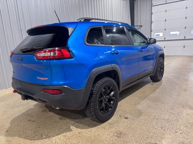 Used 2017 Jeep Cherokee Trailhawk image 6