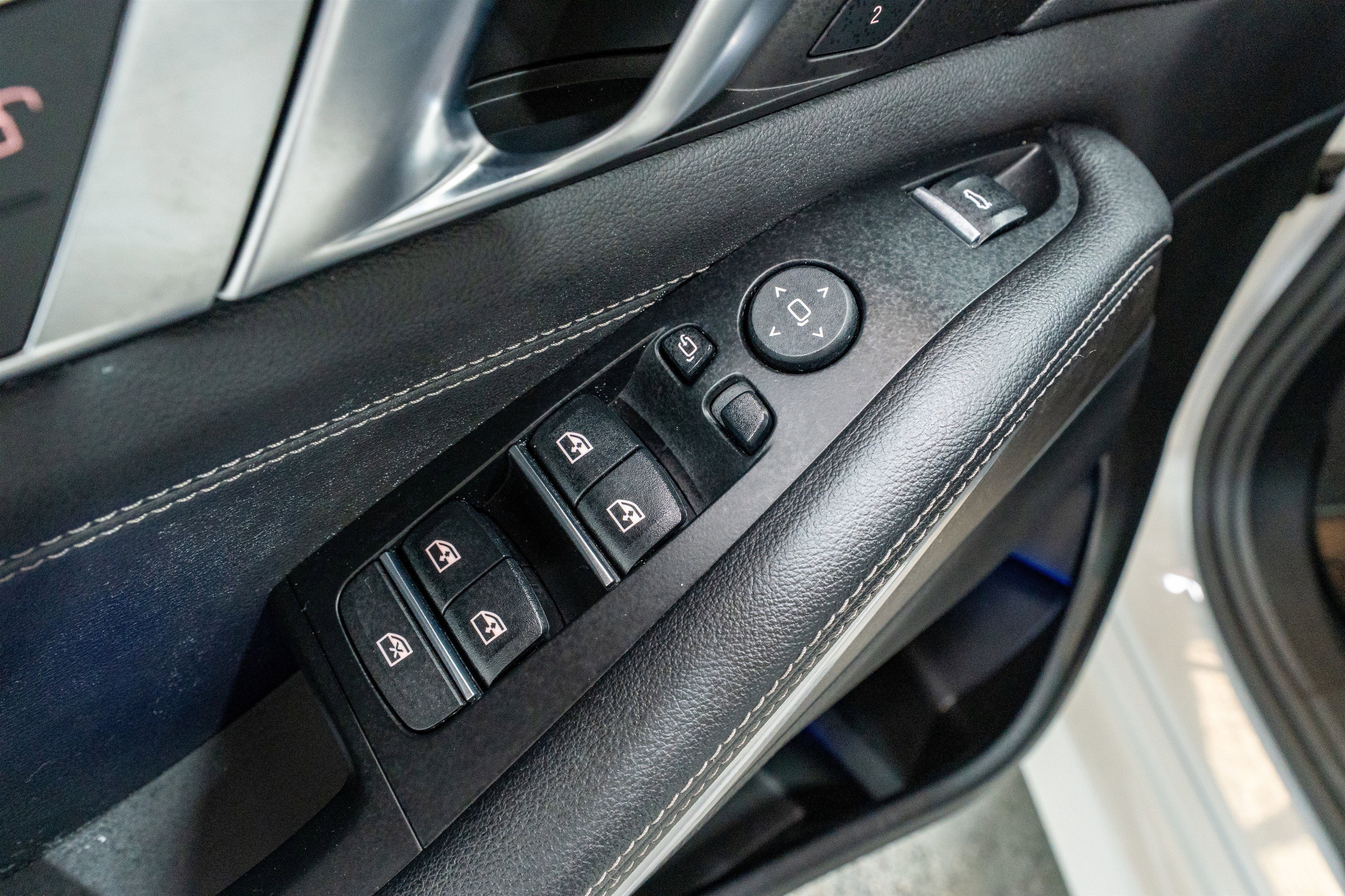 Used 2022 BMW X5 xDrive40i w/ M Sport Package image 15