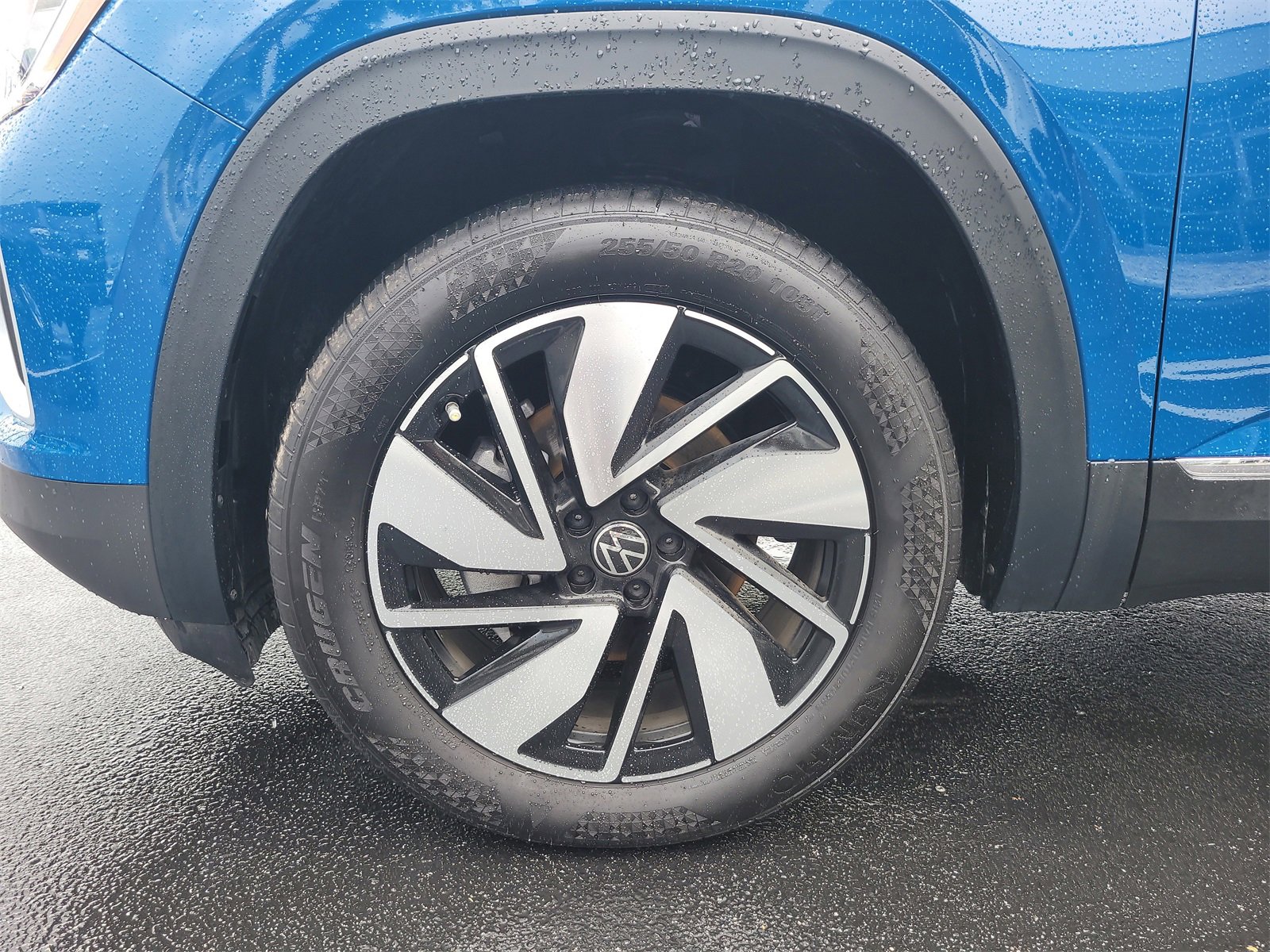 Certified 2025 Volkswagen Atlas SEL image 10