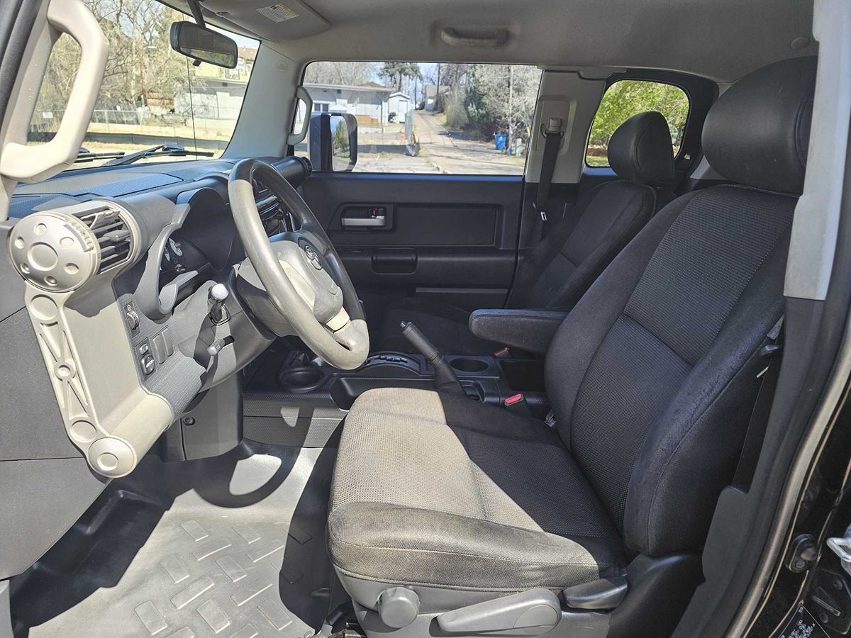 Used 2007 Toyota FJ Cruiser 4WD w/ Convenience Pkg image 9