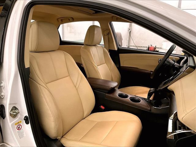 Used 2017 Toyota Avalon XLE Premium w/ All Weather Liner Package FWD image 7
