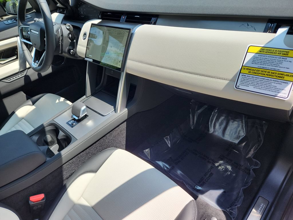 New 2026 Land Rover Discovery Sport Landmark AWD/4WD image 28