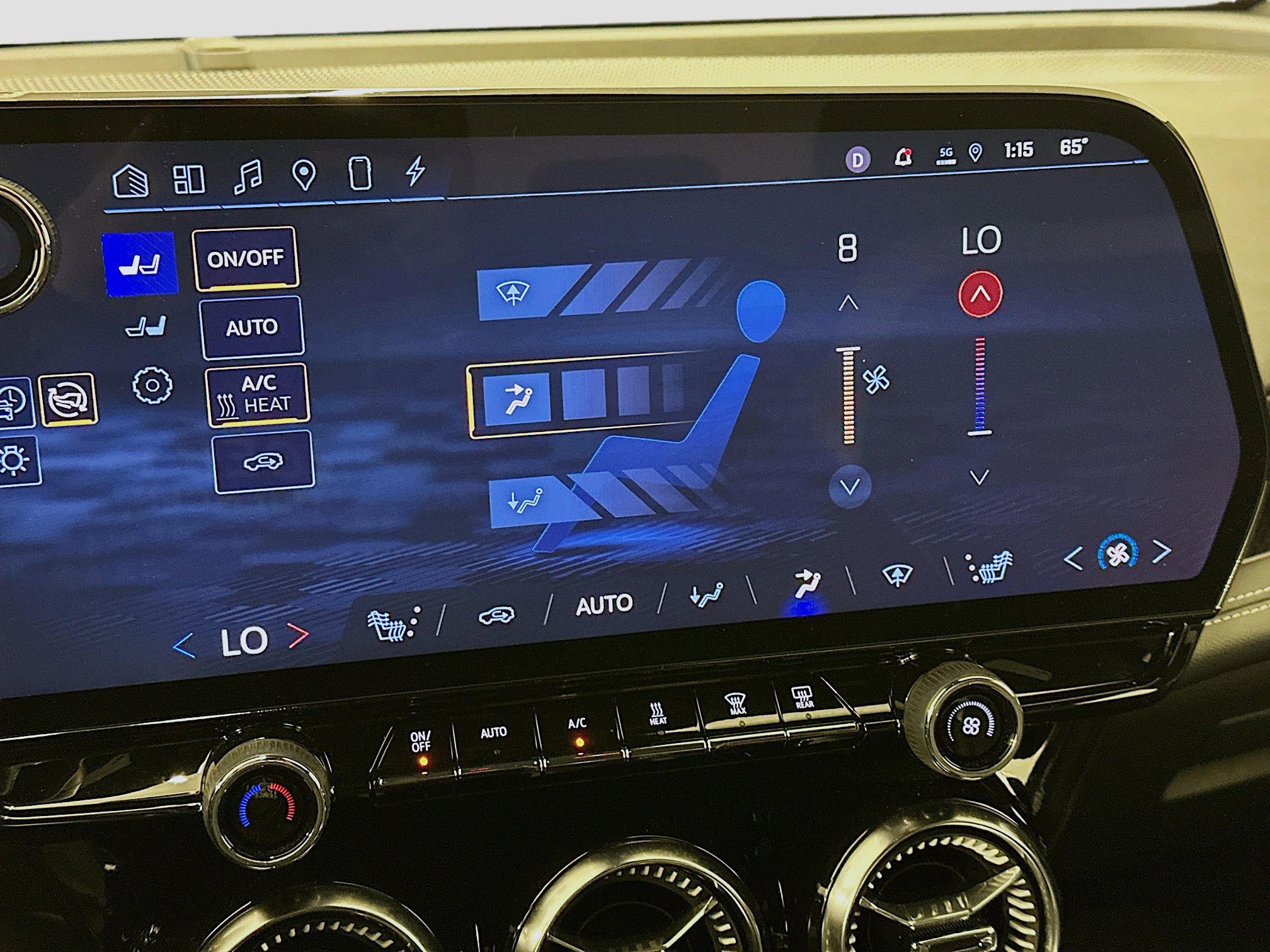 Used 2024 Chevrolet Blazer EV LT AWD/4WD image 24