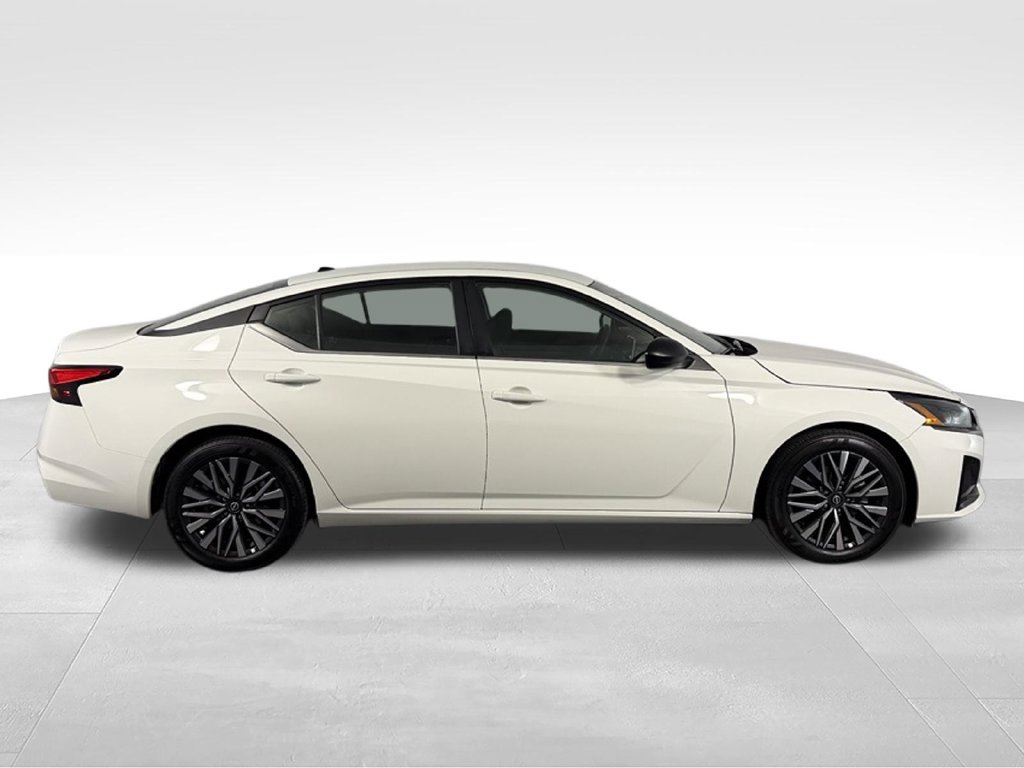 Used 2026 Nissan Altima 2.5 SV FWD image 6