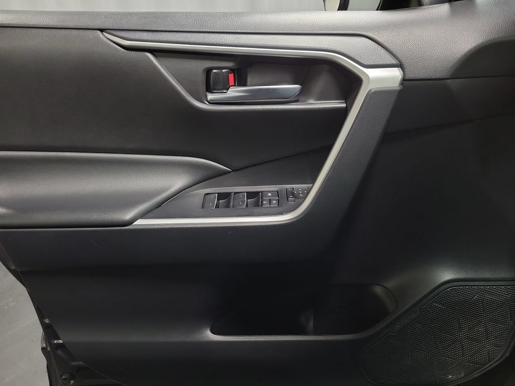 Used 2024 Toyota RAV4 XLE AWD/4WD image 22