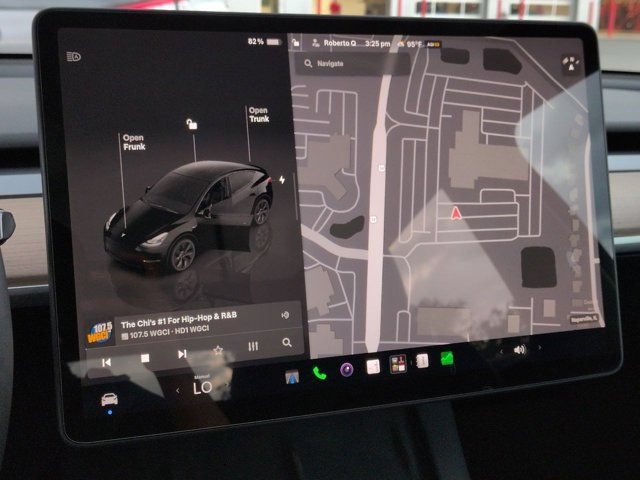 Used 2025 Tesla Model Y Long Range AWD/4WD image 13
