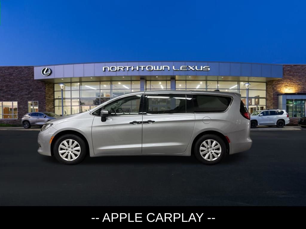 Used 2019 Chrysler Pacifica L image 2