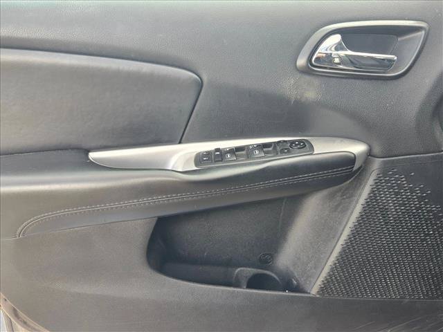 Used 2020 Dodge Journey SE w/ SE Popular Equipment Group FWD image 11