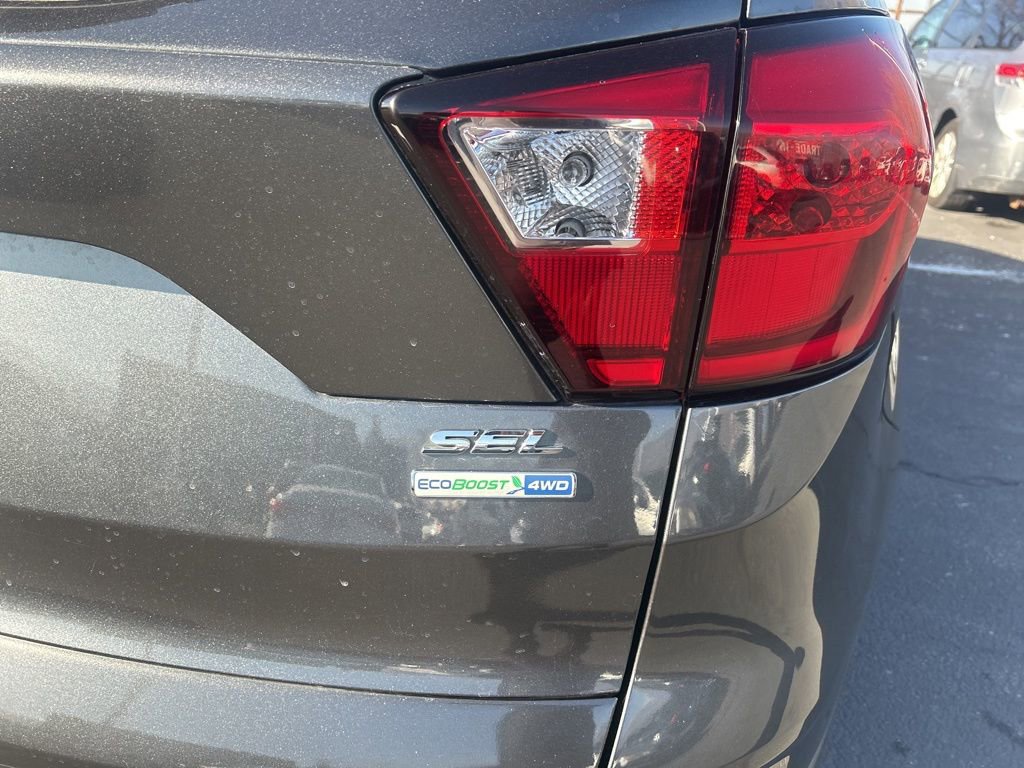 Used 2019 Ford Escape SEL image 14