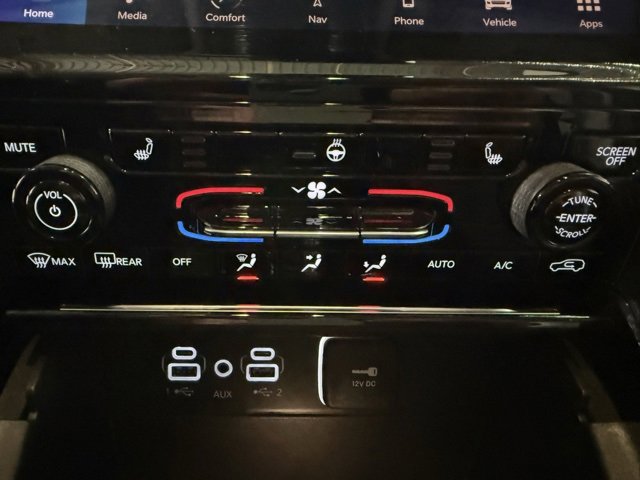 Used 2023 Jeep Grand Cherokee Limited image 19