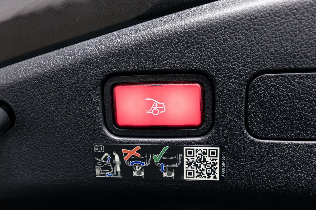 Used 2024 Mercedes-Benz CLE 450 4MATIC Cabriolet w/ Driver Assistance Package image 35