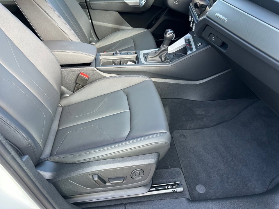 Certified 2025 Audi Q3 2.0T Premium w/ Convenience Package image 28