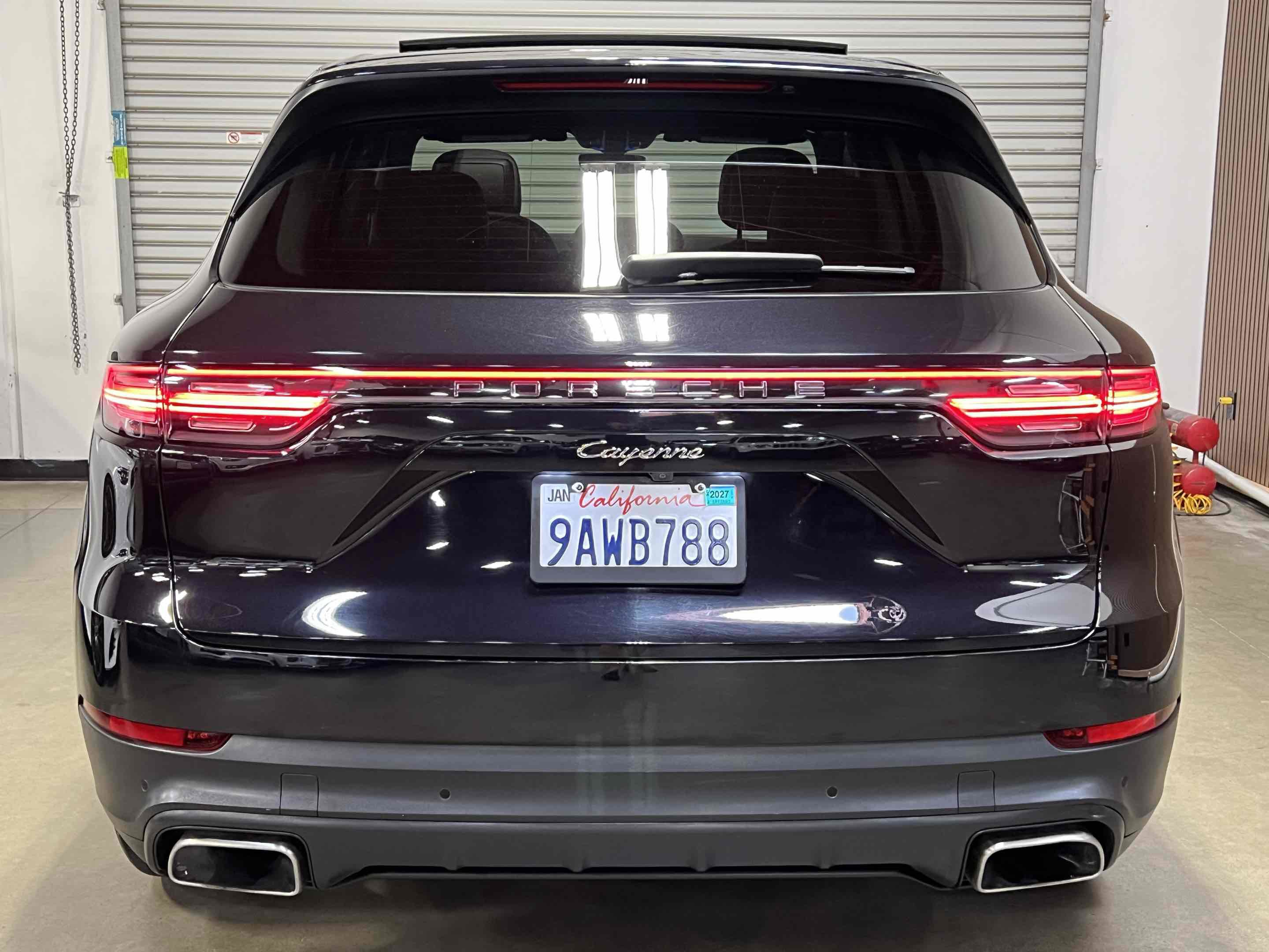 Used 2019 Porsche Cayenne w/ Premium Package AWD/4WD image 17