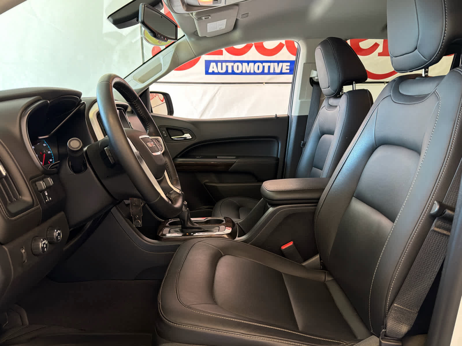 Used 2022 GMC Canyon Elevation w/ Elevation Premium Package AWD/4WD image 13