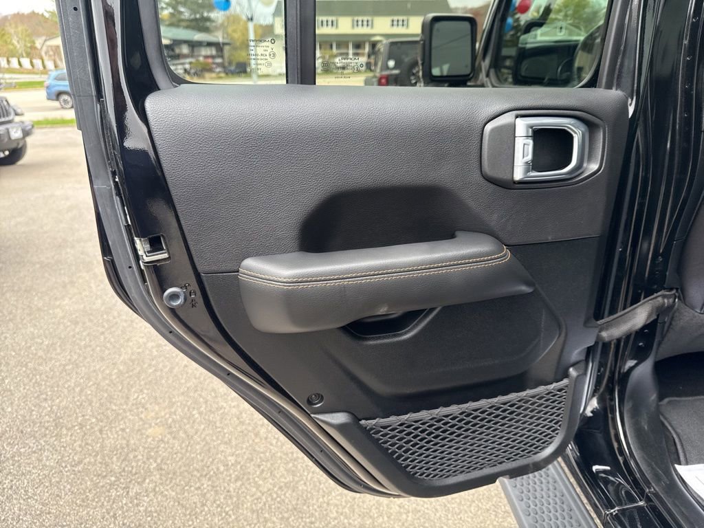Used 2021 Jeep Wrangler Unlimited Sahara AWD/4WD image 23