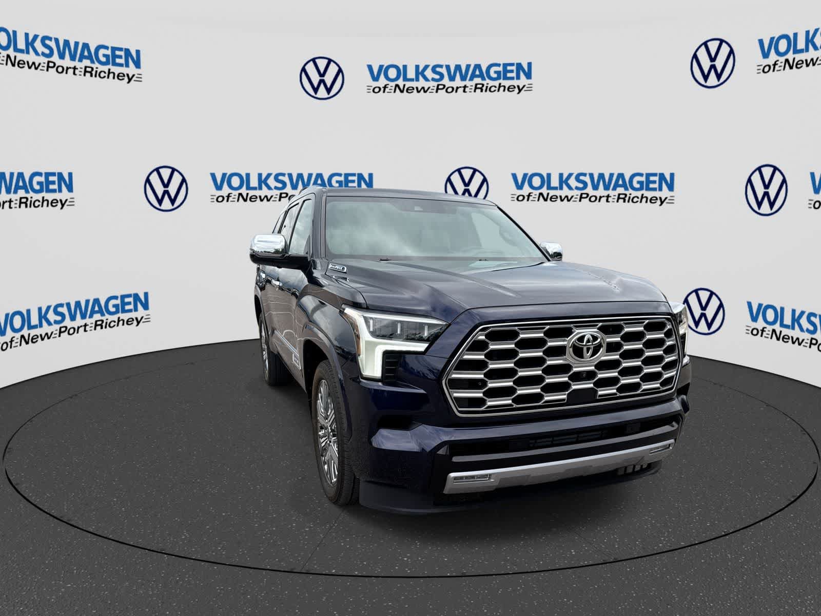 Used 2025 Toyota Sequoia Capstone AWD/4WD image 16