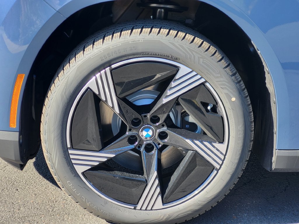 New 2027 BMW iX3 50 xDrive w/ Comfort Package AWD/4WD image 4