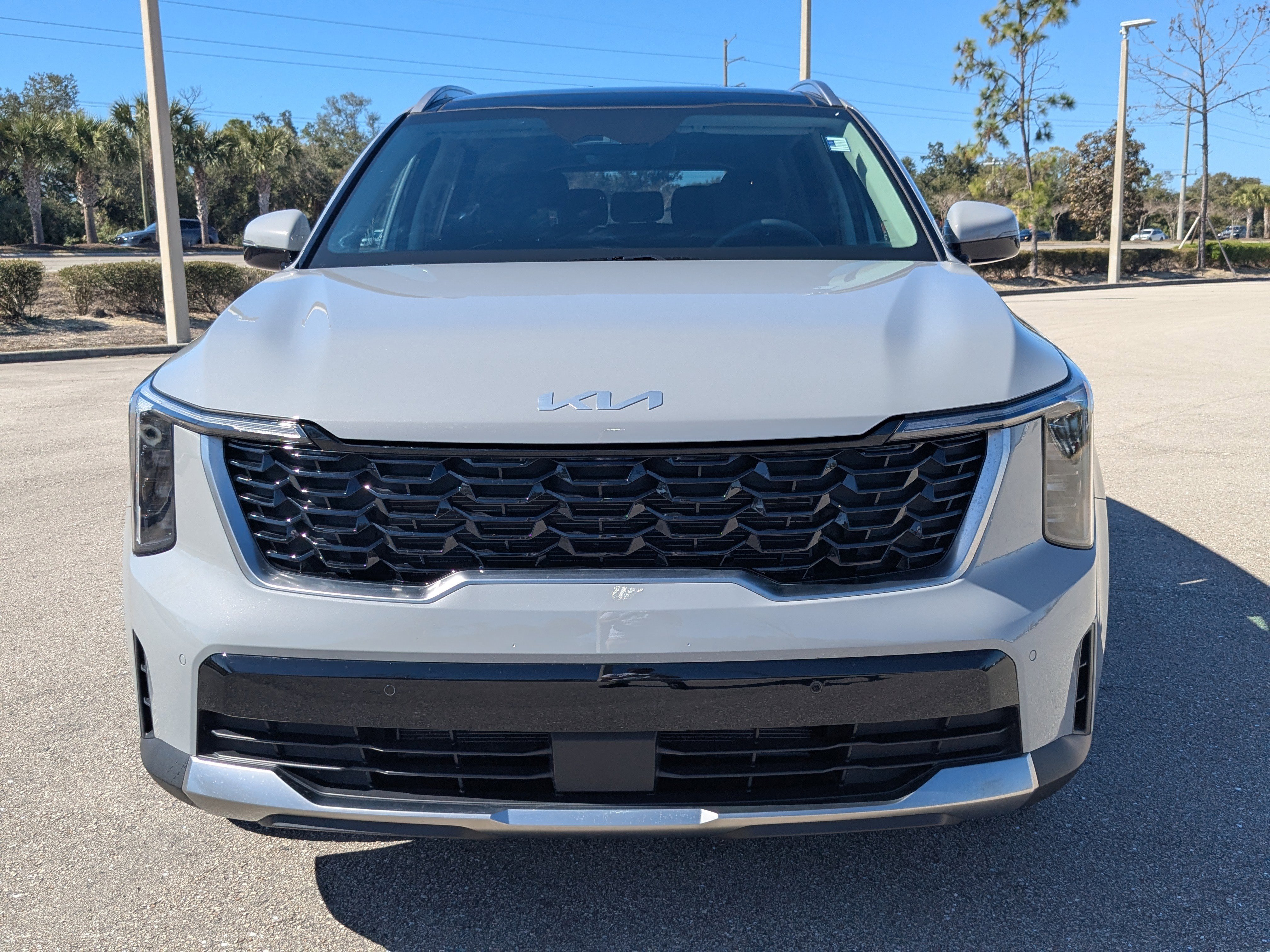 Certified 2025 Kia Sorento S w/ Panoramic Sunroof Package image 3