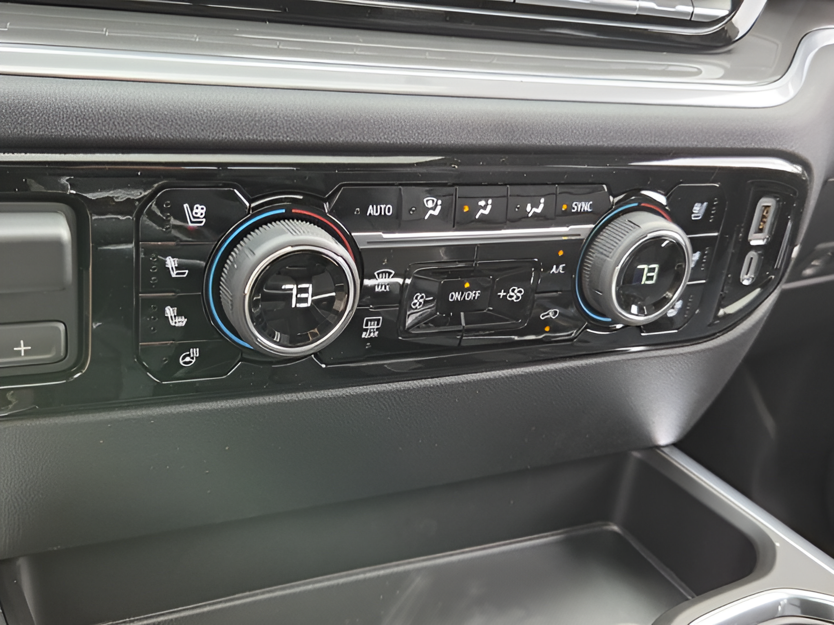 New 2026 Chevrolet Silverado 1500 High Country w/ High Country Premium Package AWD/4WD image 28