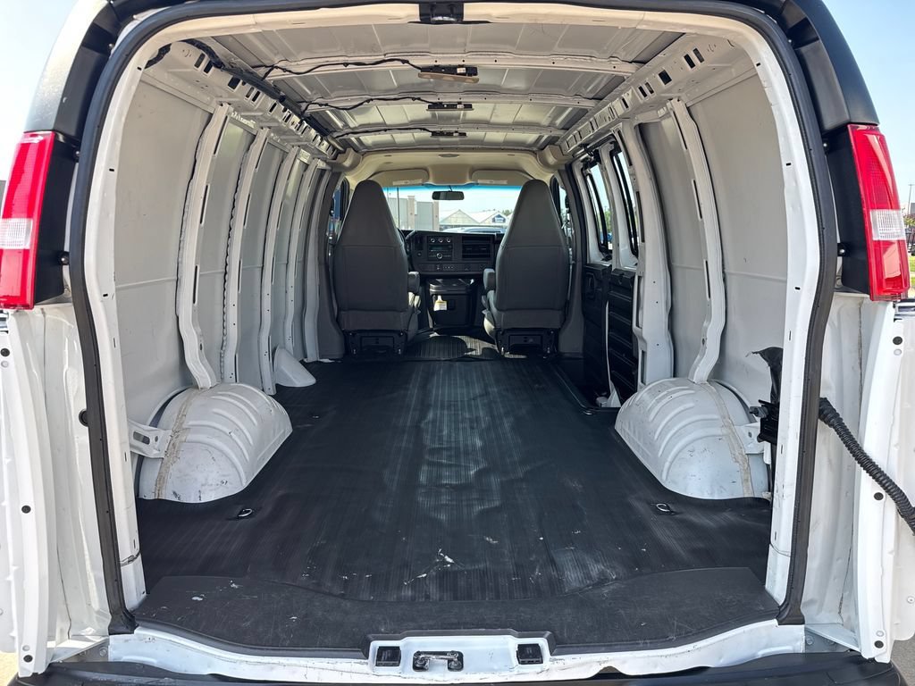 Certified 2021 GMC Savana 2500 w/ Driver Convenience Package RWD image 28