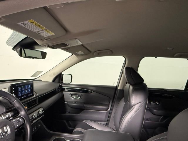 Used 2025 Honda Pilot EX-L image 32