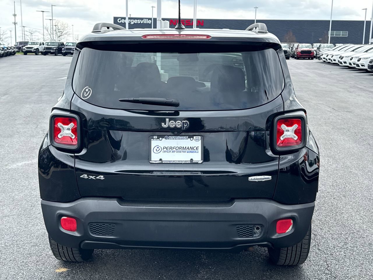 Used 2015 Jeep Renegade Latitude AWD/4WD image 4