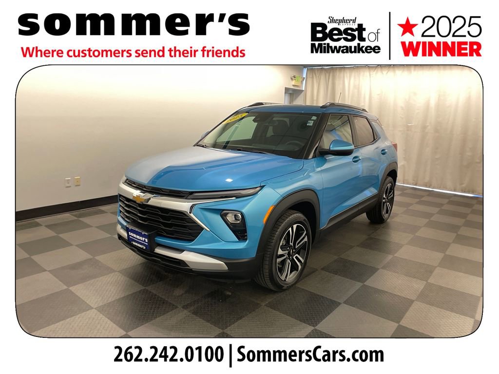 Used 2025 Chevrolet TrailBlazer LT w/ Convenience Package AWD/4WD image 2