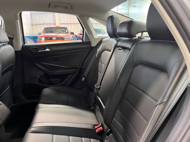 Used 2024 Volkswagen Jetta SE image 18