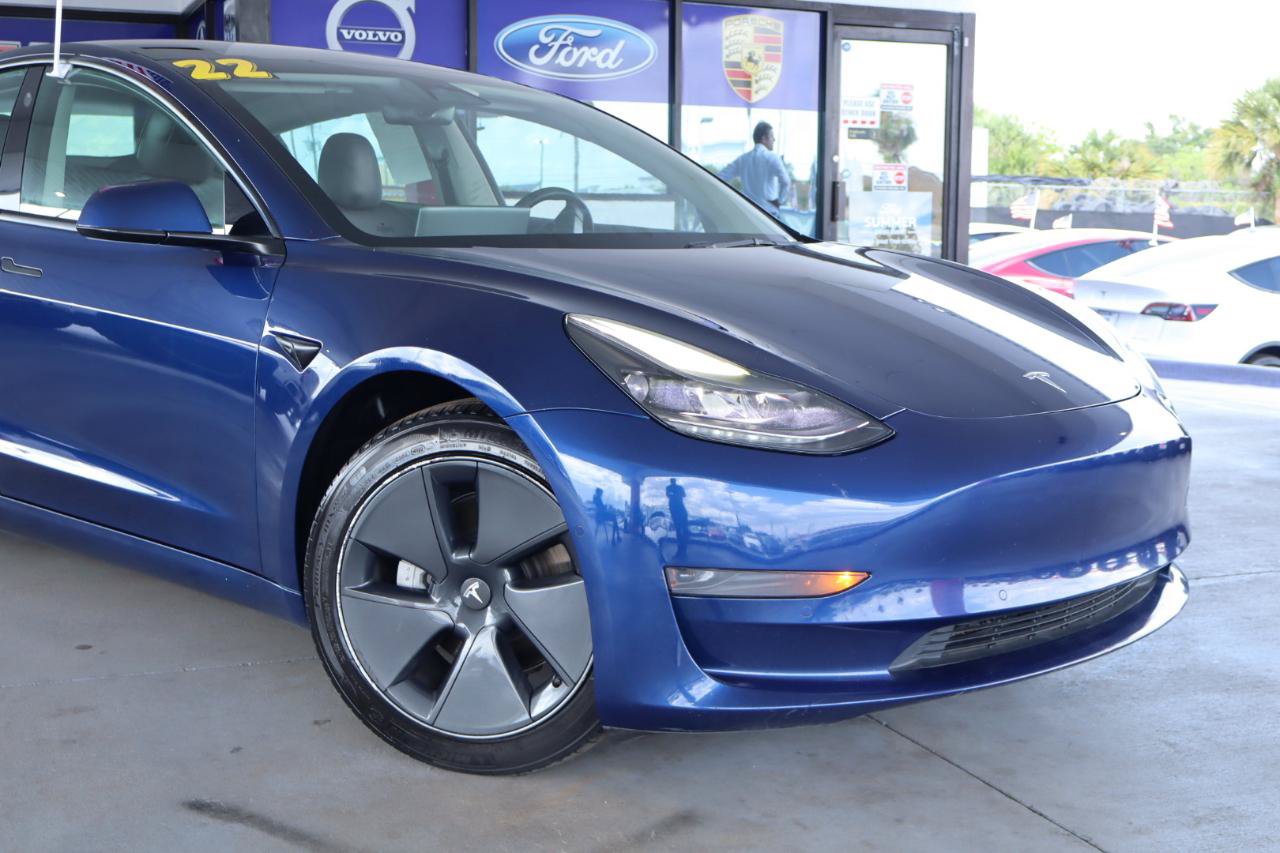 Used 2022 Tesla Model 3 Standard Range RWD image 2