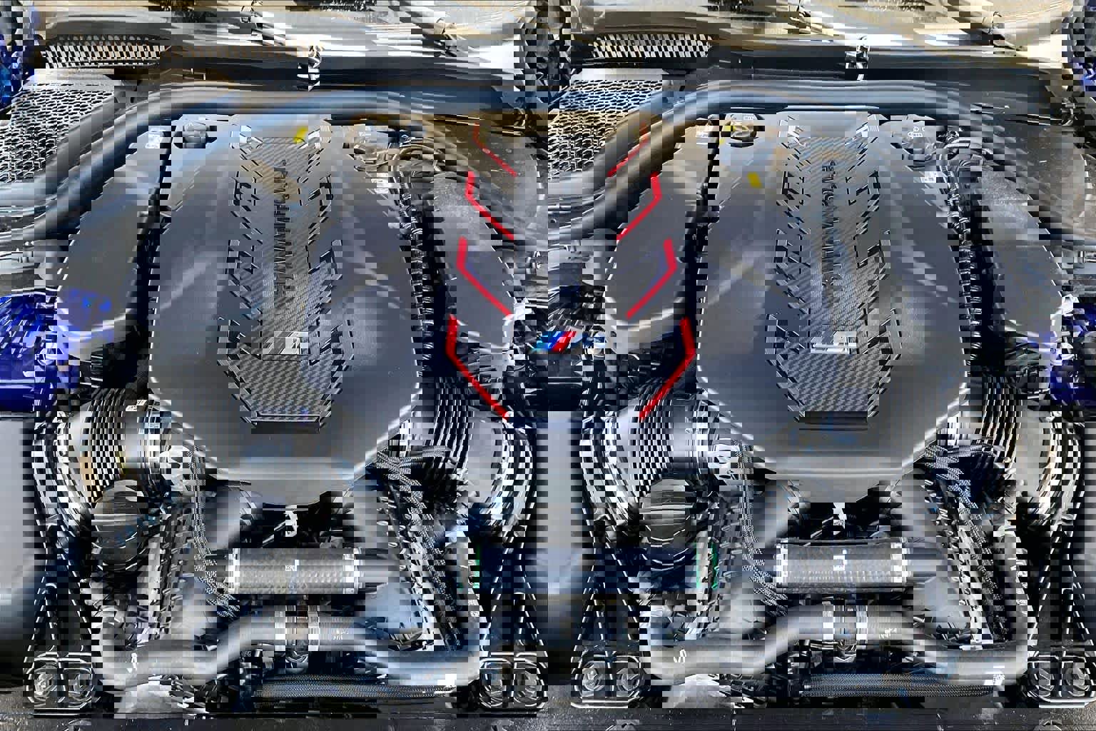 Used 2025 BMW M5 w/ Carbon Package image 32