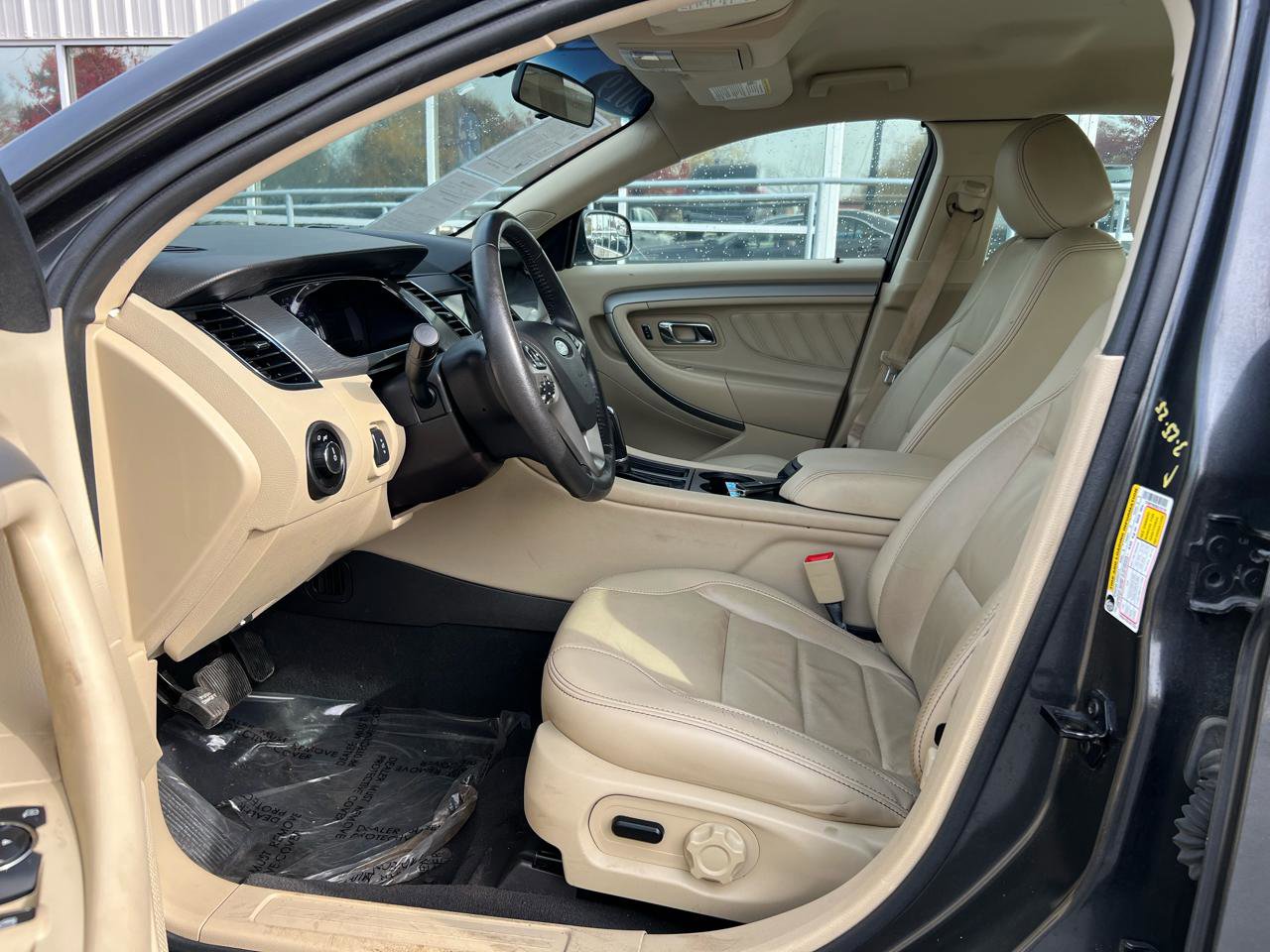 Used 2019 Ford Taurus SEL w/ Equipment Group 201A AWD/4WD image 11