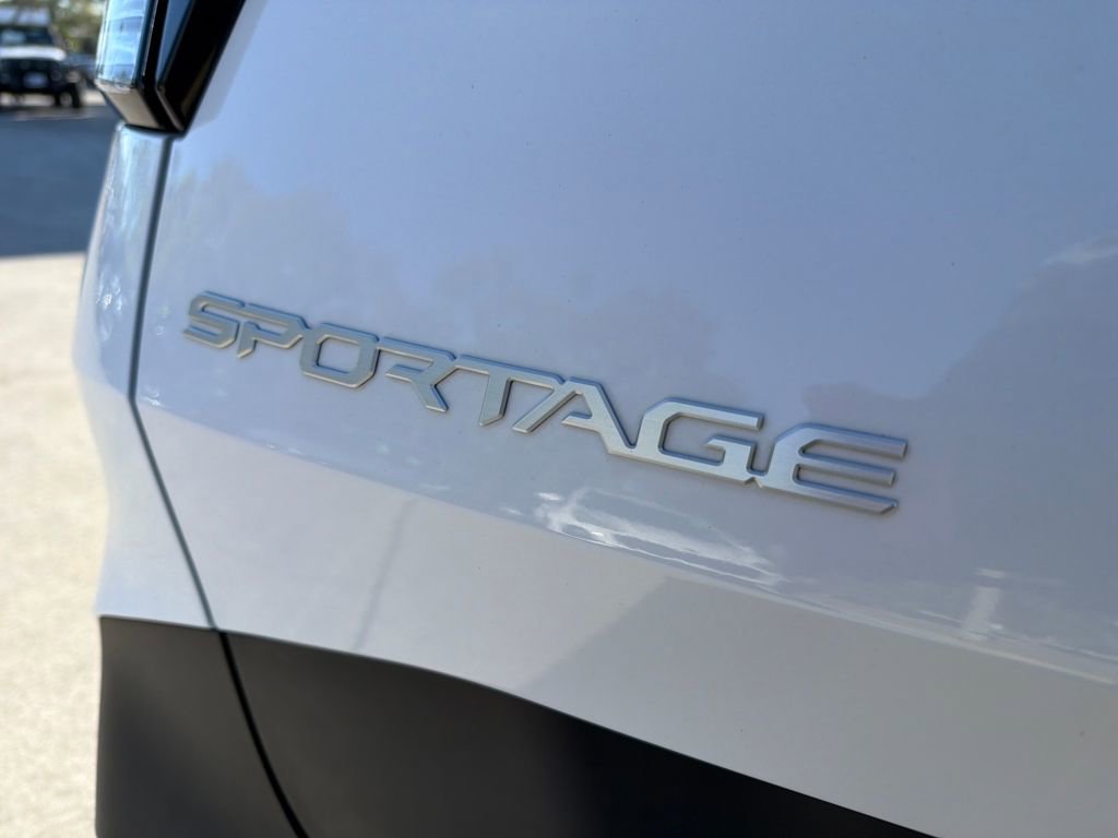Used 2023 Kia Sportage EX image 9