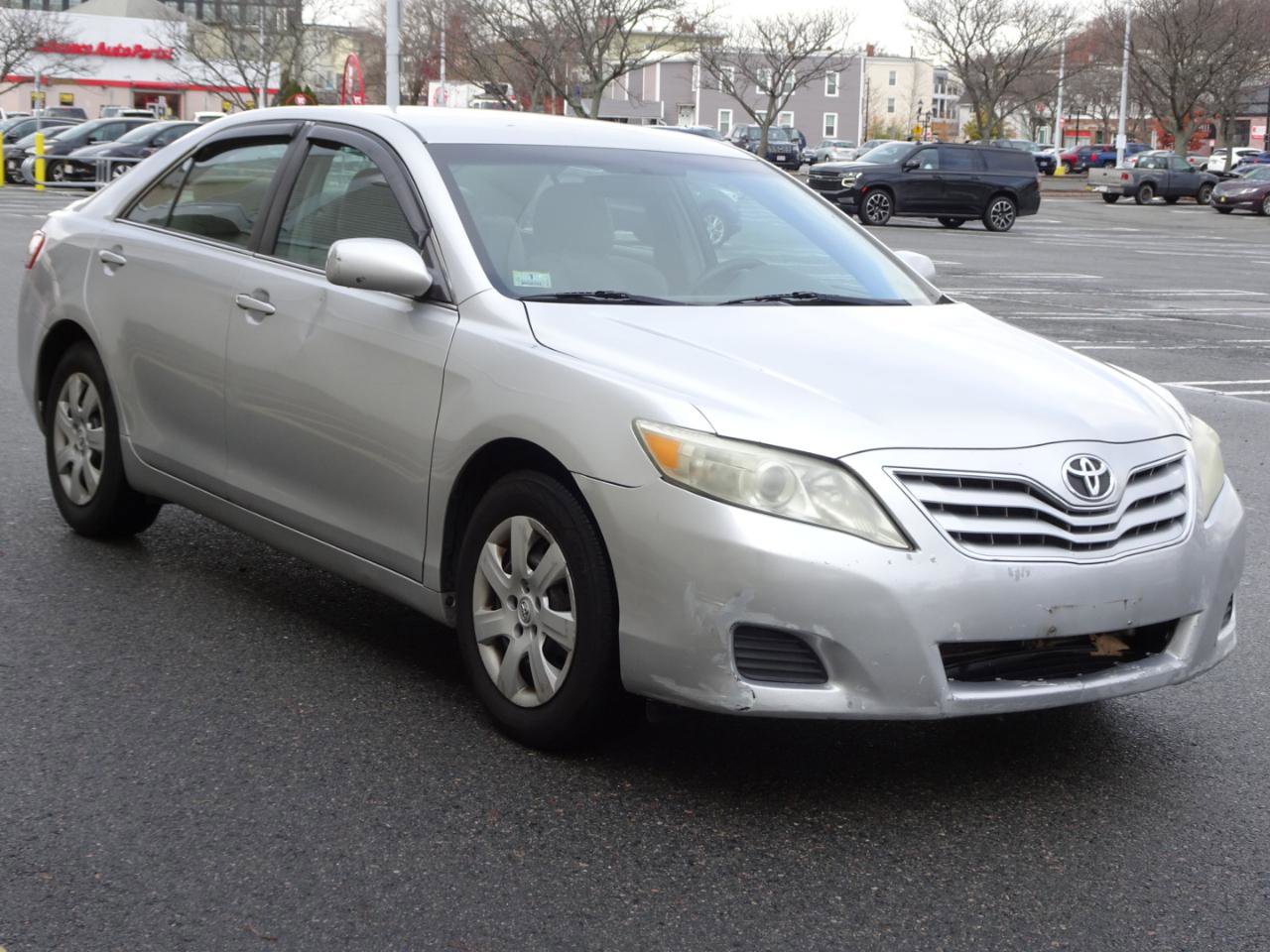 Used 2011 Toyota Camry LE FWD image 3