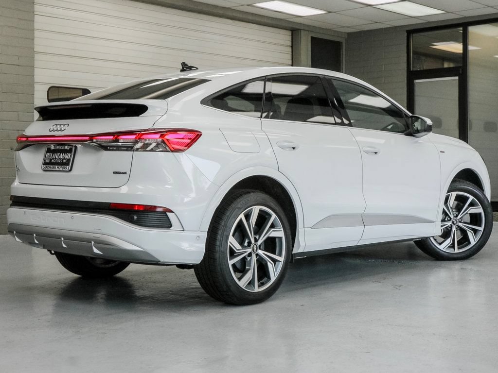 Used 2023 Audi Q4 e-tron Prestige AWD/4WD image 27