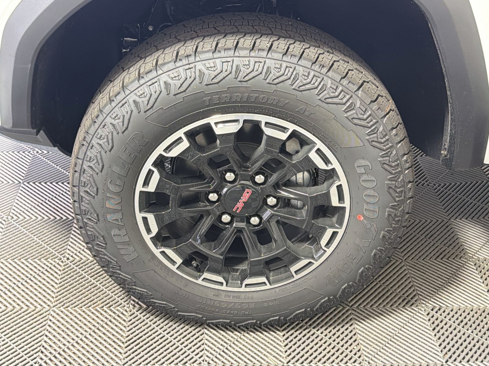 New 2026 GMC Canyon AT4 w/ Technology Plus Package AWD/4WD image 12