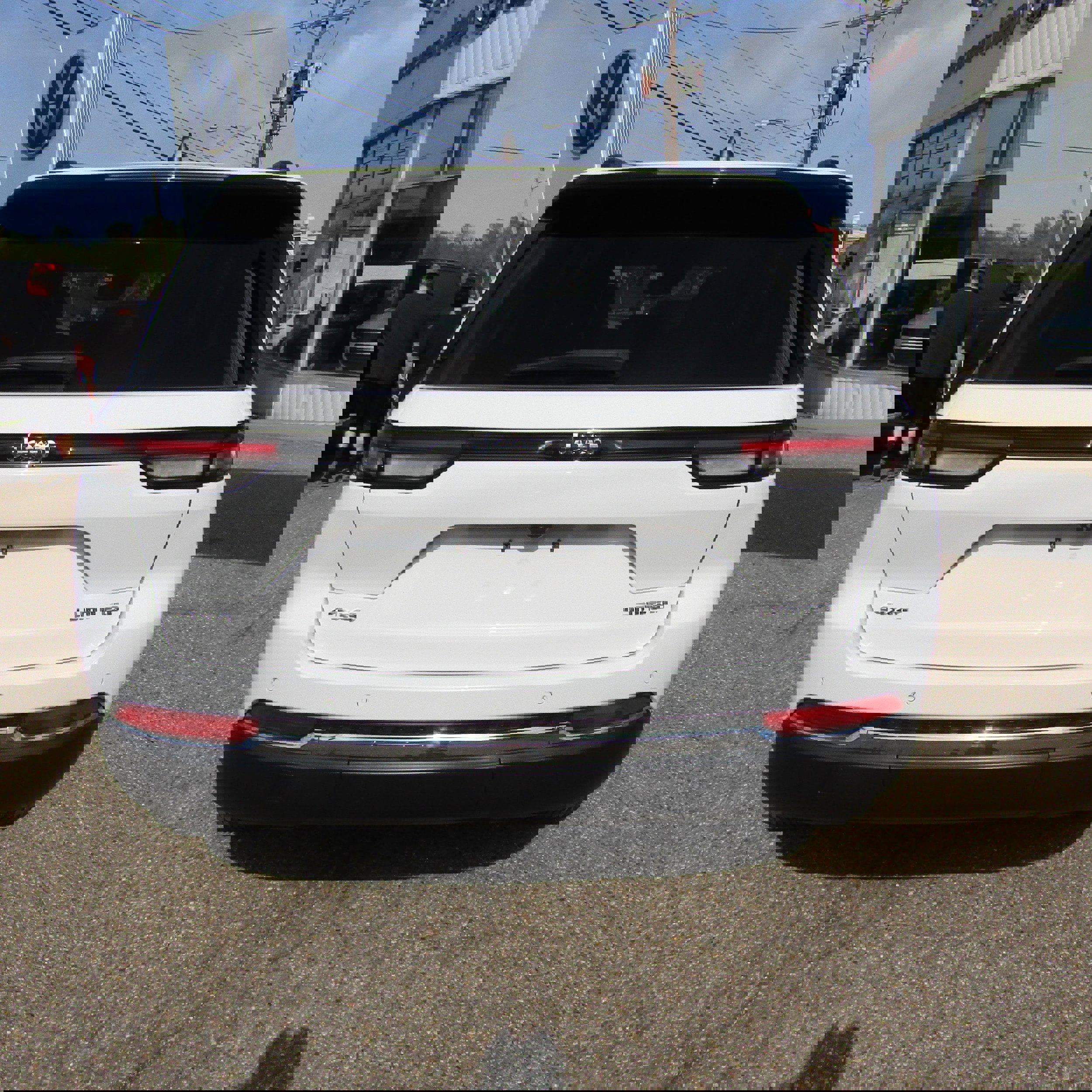 Used 2023 Jeep Grand Cherokee Limited image 7