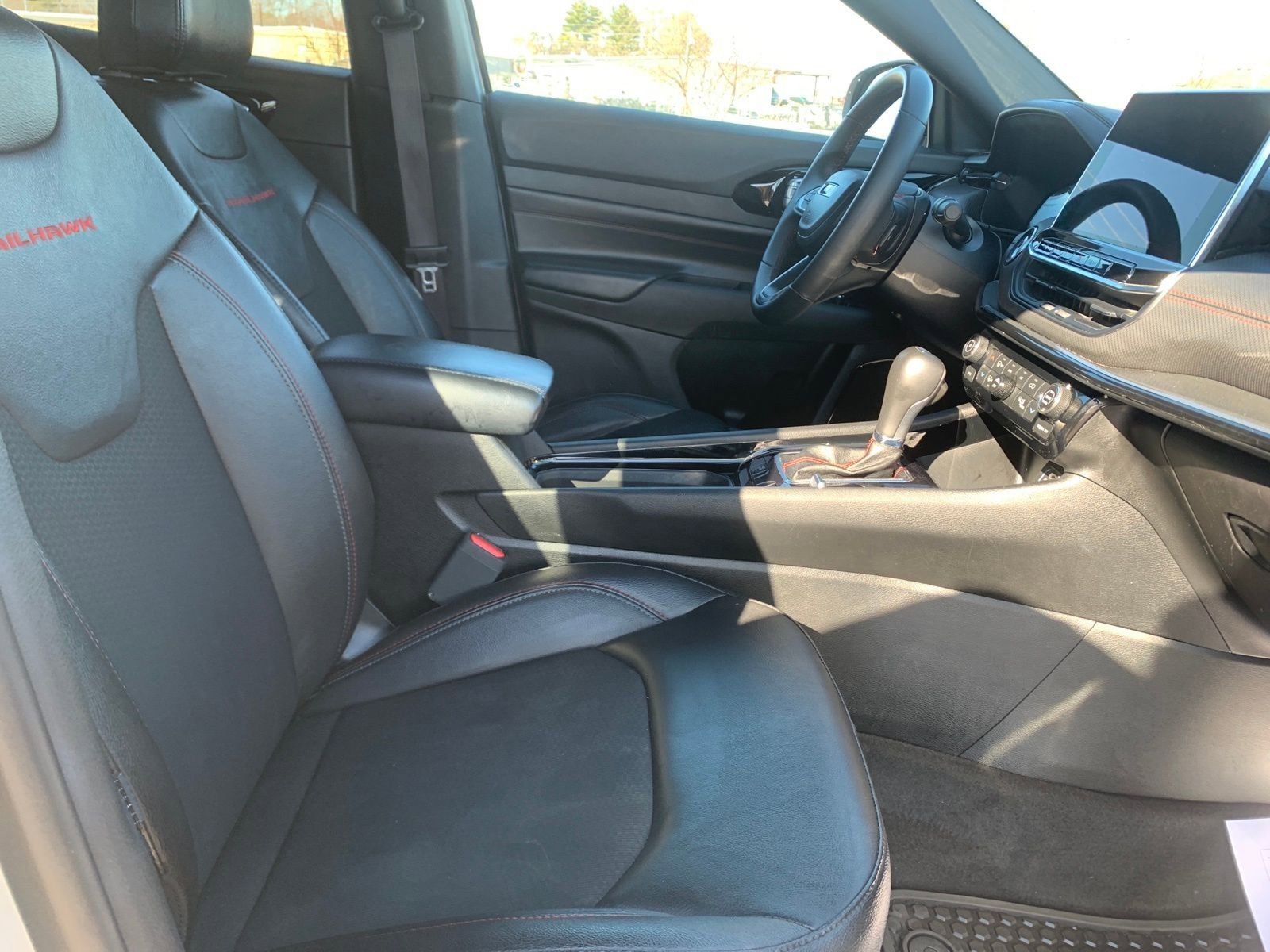 Used 2024 Jeep Compass Trailhawk image 32