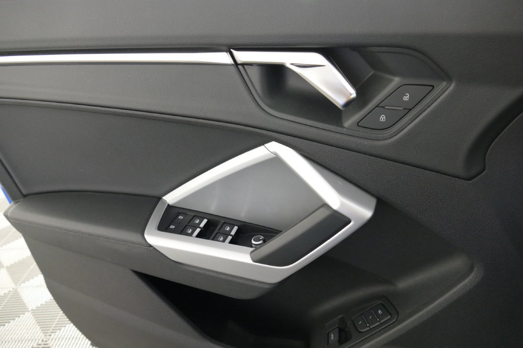 Used 2022 Audi Q3 2.0T Premium AWD/4WD image 11