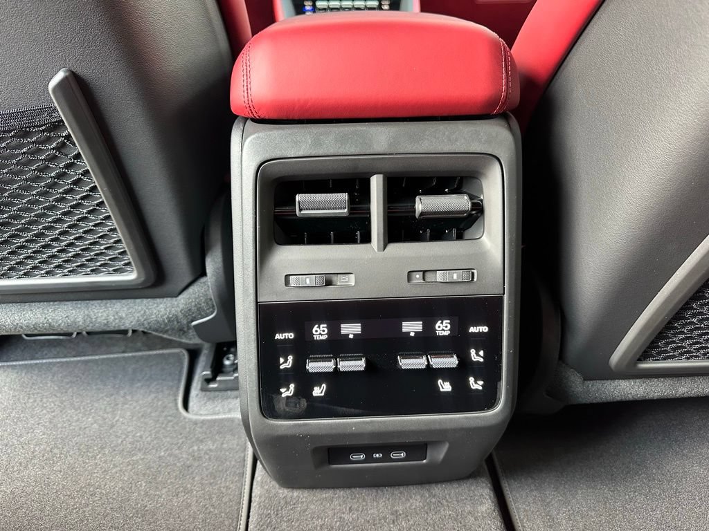 Used 2026 Porsche Macan 4S Electric AWD/4WD image 39