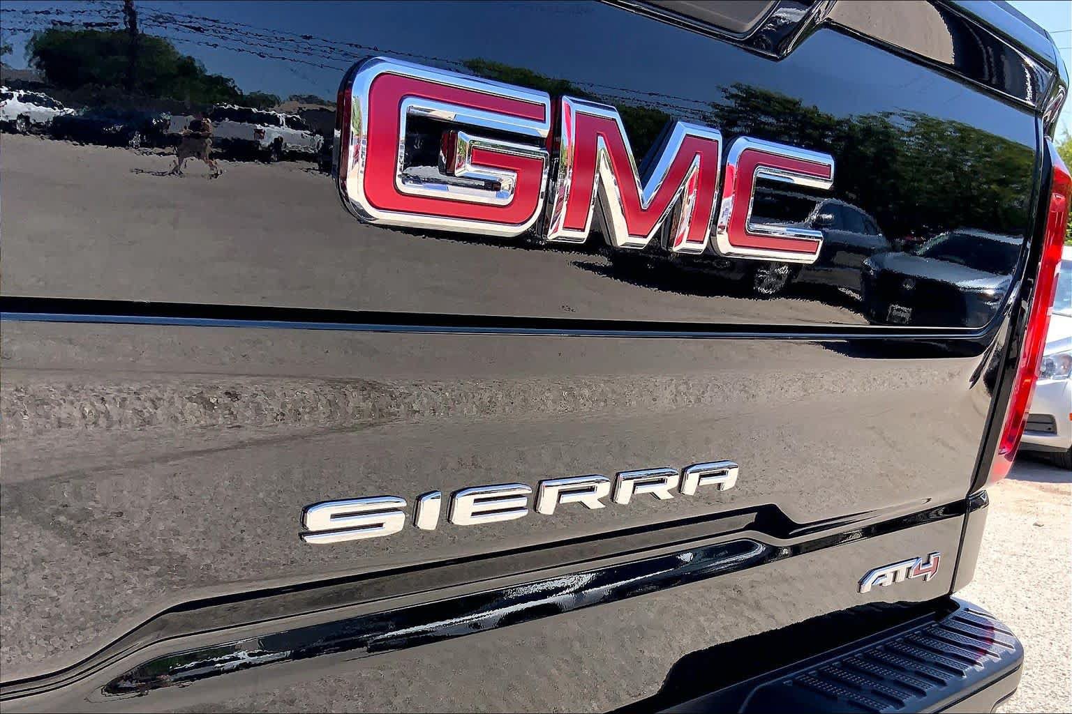Used 2026 GMC Sierra 1500 AT4 w/ AT4 Premium Package AWD/4WD image 31