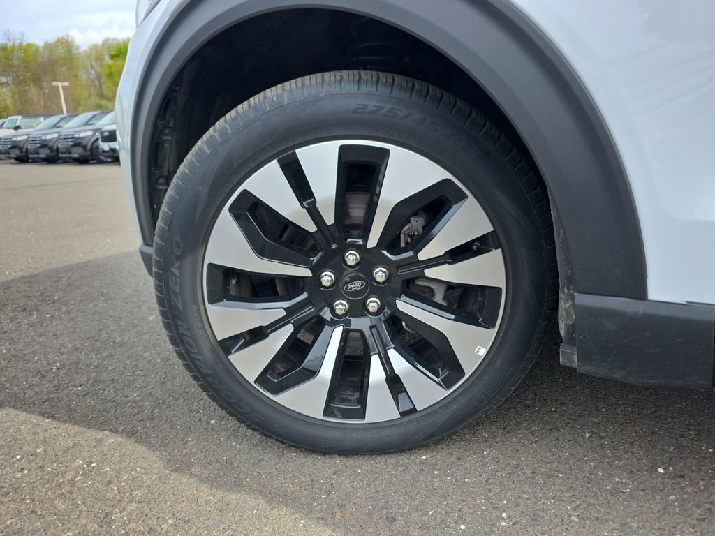 Used 2025 Ford Explorer Platinum w/ LUX Leather Package AWD/4WD image 14