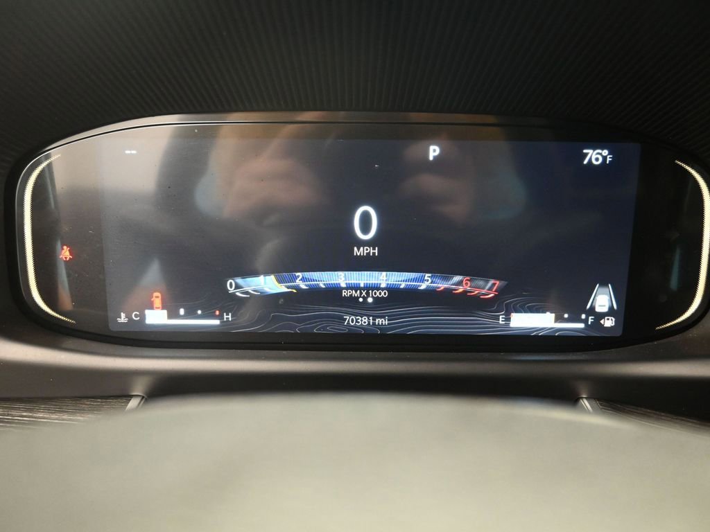 Used 2024 Jeep Wagoneer L Series II RWD image 15