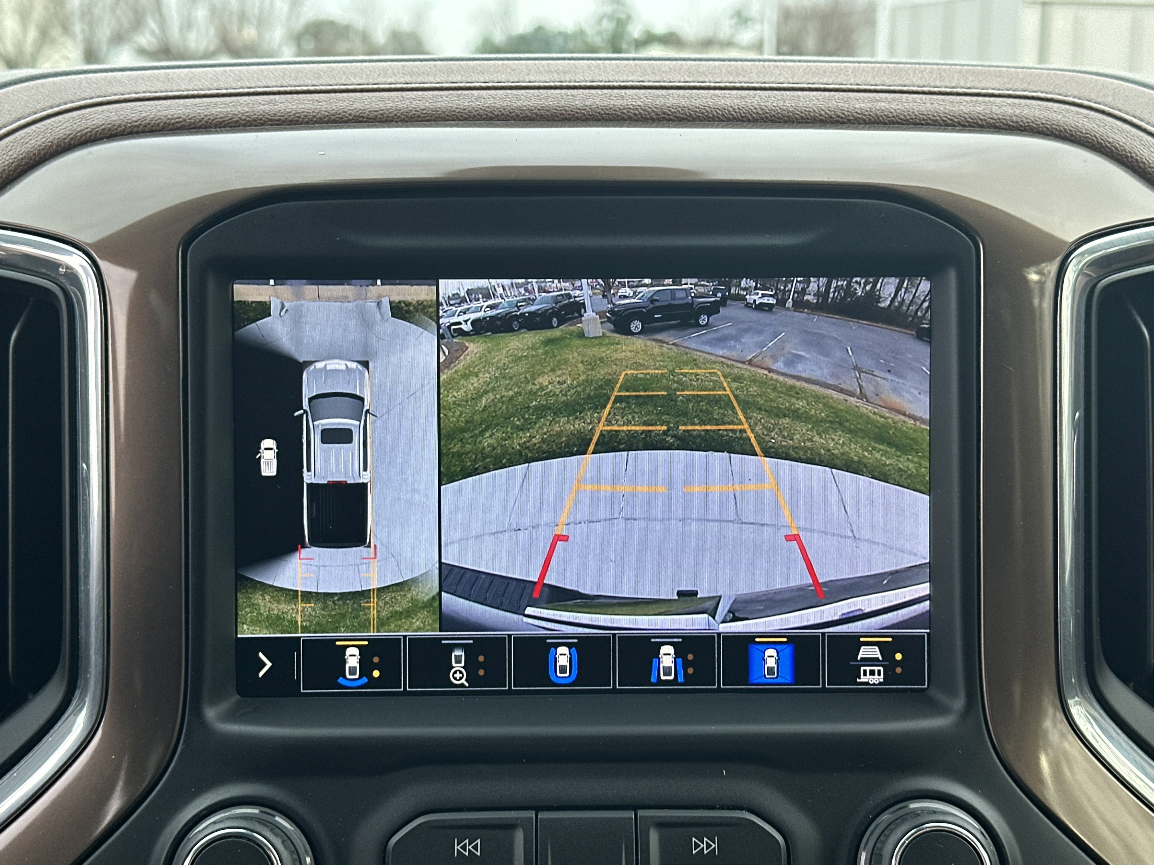 Used 2021 Chevrolet Silverado 1500 High Country w/ Technology Package image 25