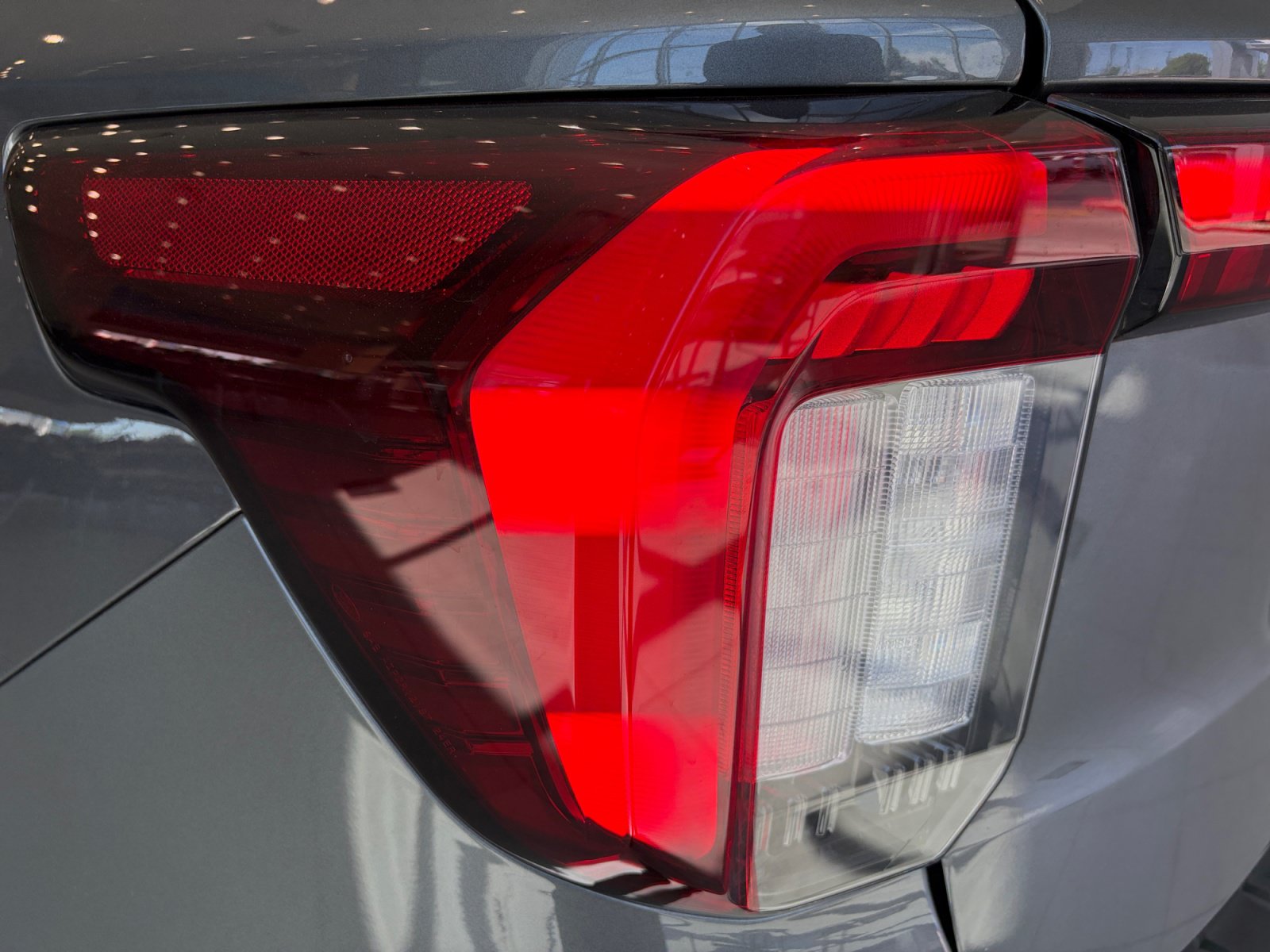 Used 2025 Ford Explorer ST AWD/4WD image 34